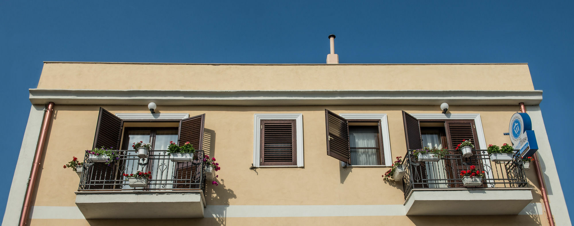 Airport House Bed & Breakfast 2*