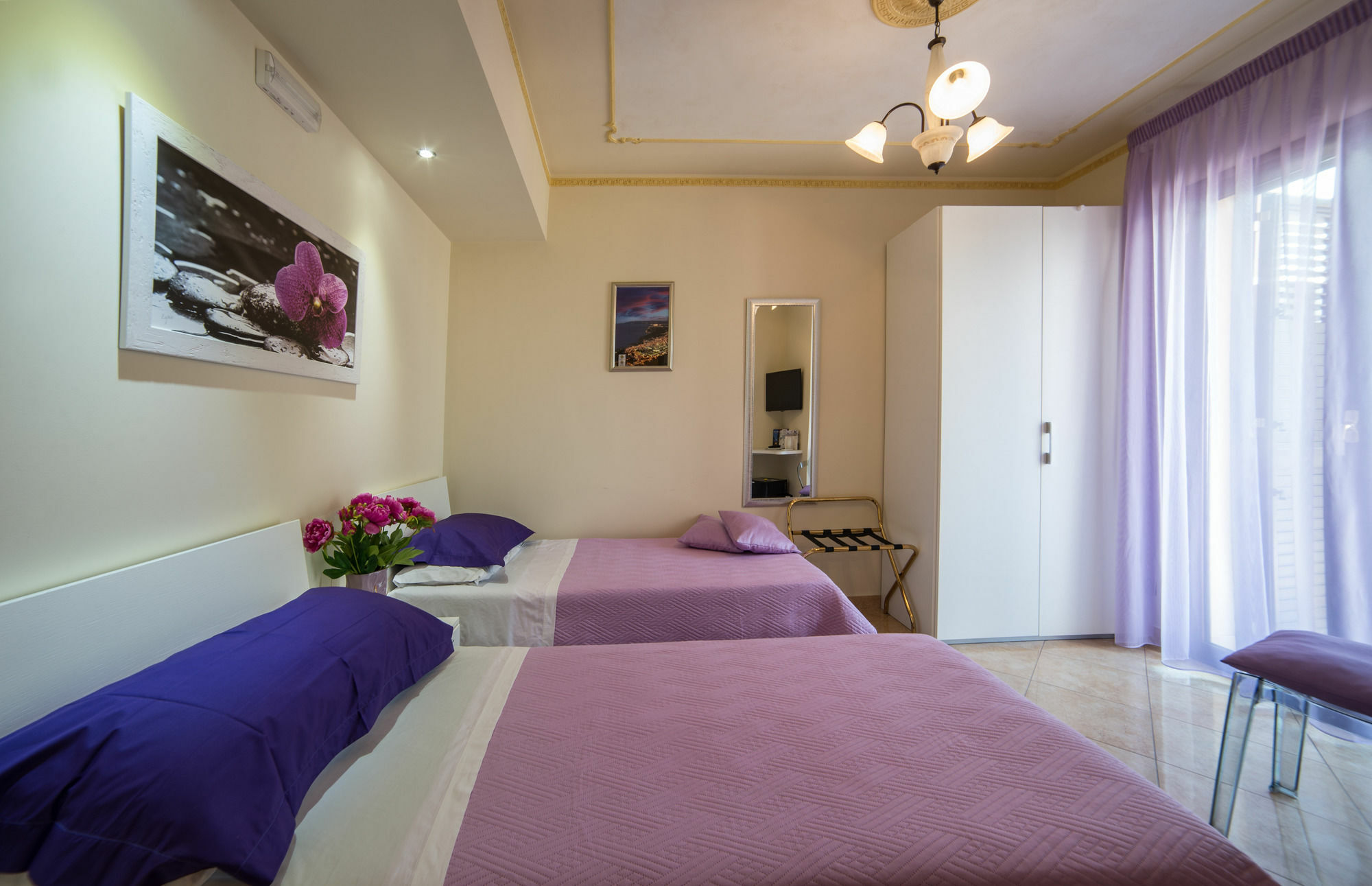 Bed & Breakfast Airport House 2*