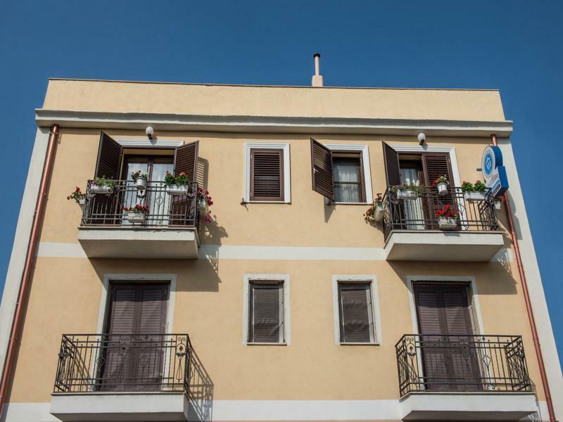Airport House Bed & Breakfast 2*